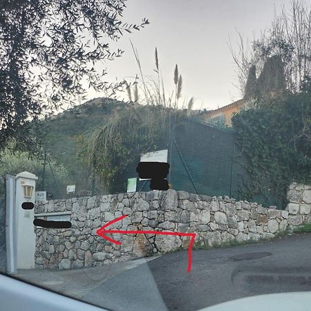 Le Mas D'Angeline, Vue Mer, Jardin Commun, Parking, Voiture Requise, 10 Min En Voiture De Monaco, Route Etroite, Pente Raide, Croisement Limite, Sea View, Shared Garden, Parking, Car Required, 10 Min Drive From Monaco, Narrow Steep Road, Limited Pass Beausoleil Esterno foto