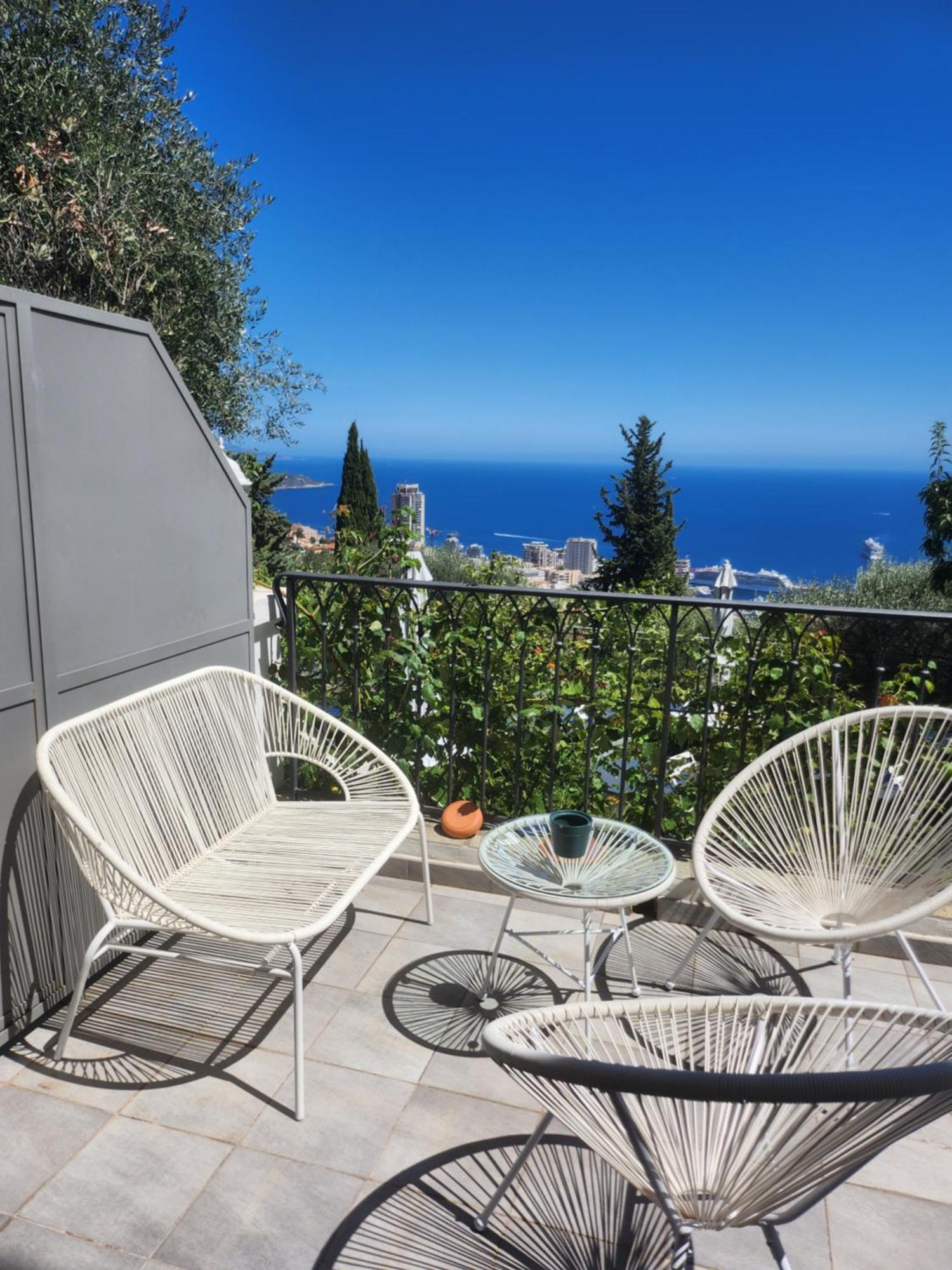 Le Mas D'Angeline, Vue Mer, Jardin Commun, Parking, Voiture Requise, 10 Min En Voiture De Monaco, Route Etroite, Pente Raide, Croisement Limite, Sea View, Shared Garden, Parking, Car Required, 10 Min Drive From Monaco, Narrow Steep Road, Limited Pass Beausoleil Esterno foto