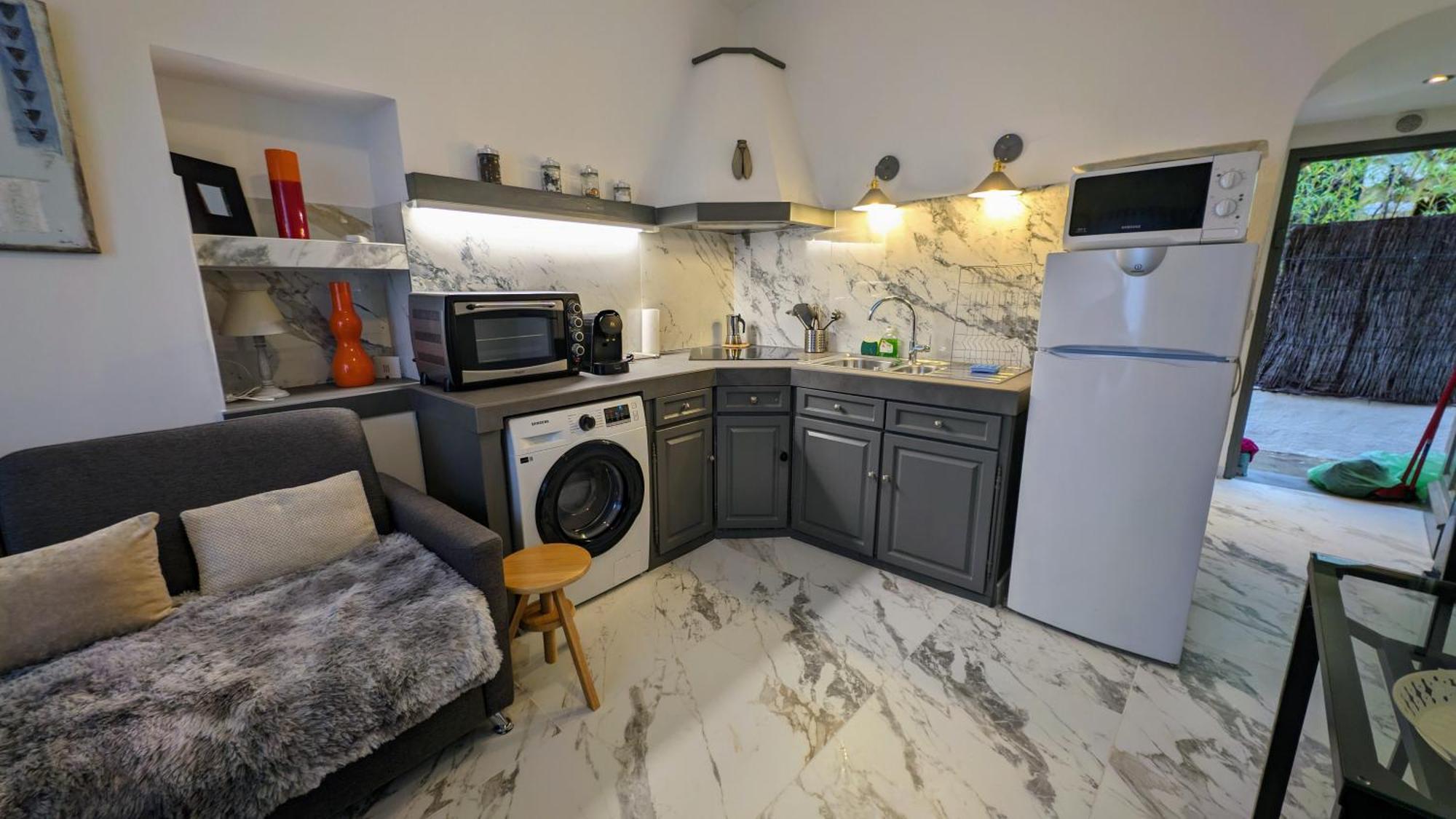 Le Mas D'Angeline, Vue Mer, Jardin Commun, Parking, Voiture Requise, 10 Min En Voiture De Monaco, Route Etroite, Pente Raide, Croisement Limite, Sea View, Shared Garden, Parking, Car Required, 10 Min Drive From Monaco, Narrow Steep Road, Limited Pass Beausoleil Esterno foto