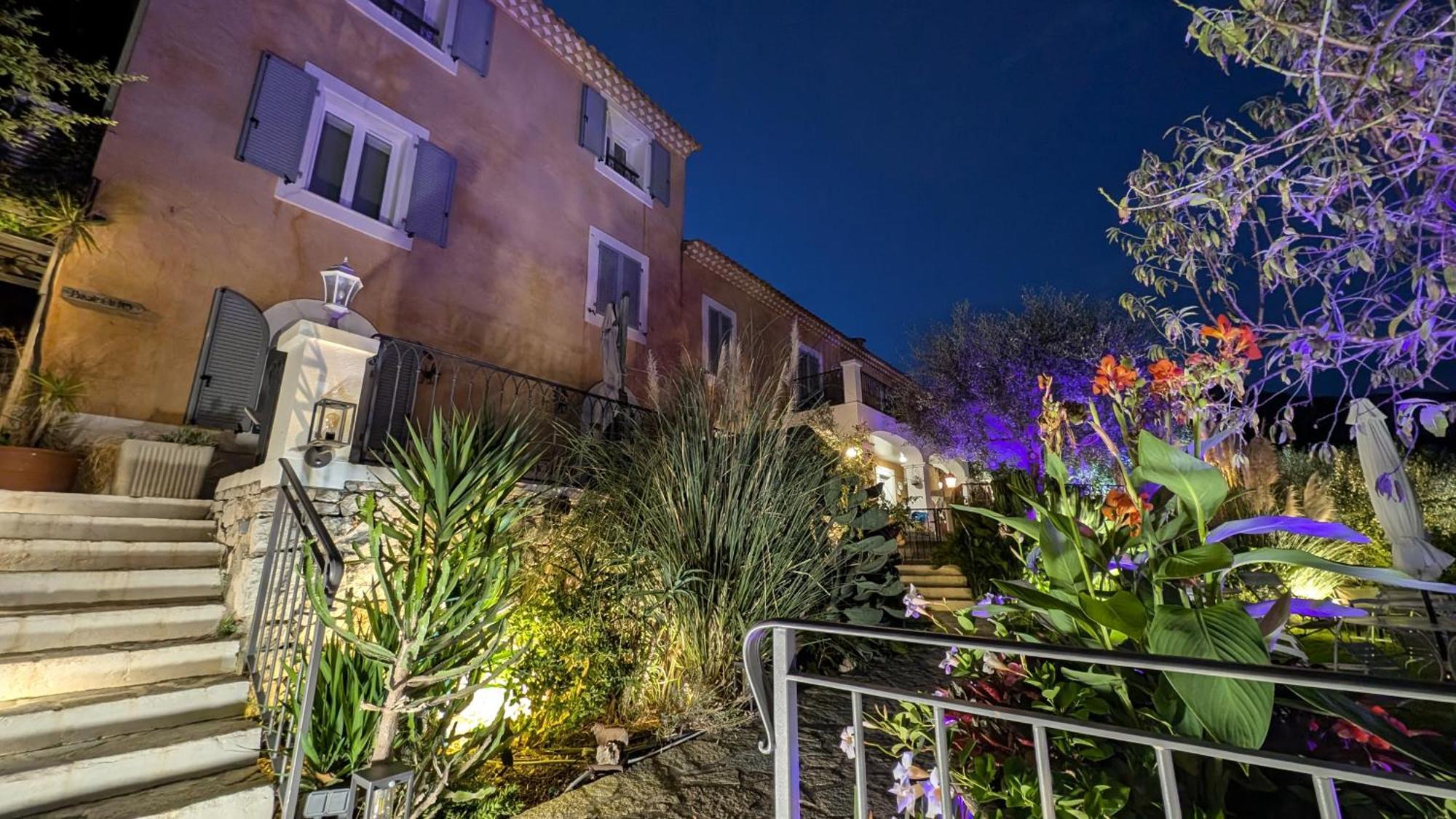 Le Mas D'Angeline, Vue Mer, Jardin Commun, Parking, Voiture Requise, 10 Min En Voiture De Monaco, Route Etroite, Pente Raide, Croisement Limite, Sea View, Shared Garden, Parking, Car Required, 10 Min Drive From Monaco, Narrow Steep Road, Limited Pass Beausoleil Esterno foto