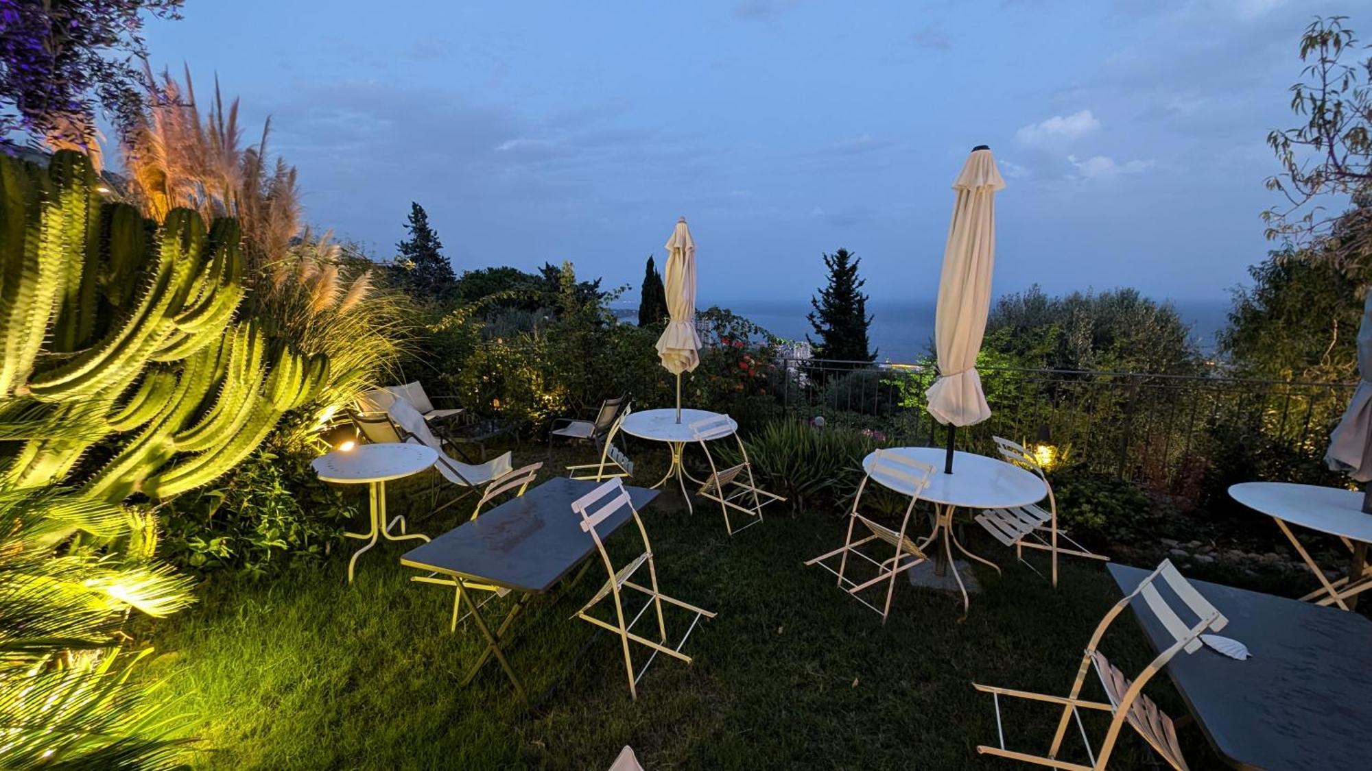 Le Mas D'Angeline, Vue Mer, Jardin Commun, Parking, Voiture Requise, 10 Min En Voiture De Monaco, Route Etroite, Pente Raide, Croisement Limite, Sea View, Shared Garden, Parking, Car Required, 10 Min Drive From Monaco, Narrow Steep Road, Limited Pass Beausoleil Esterno foto