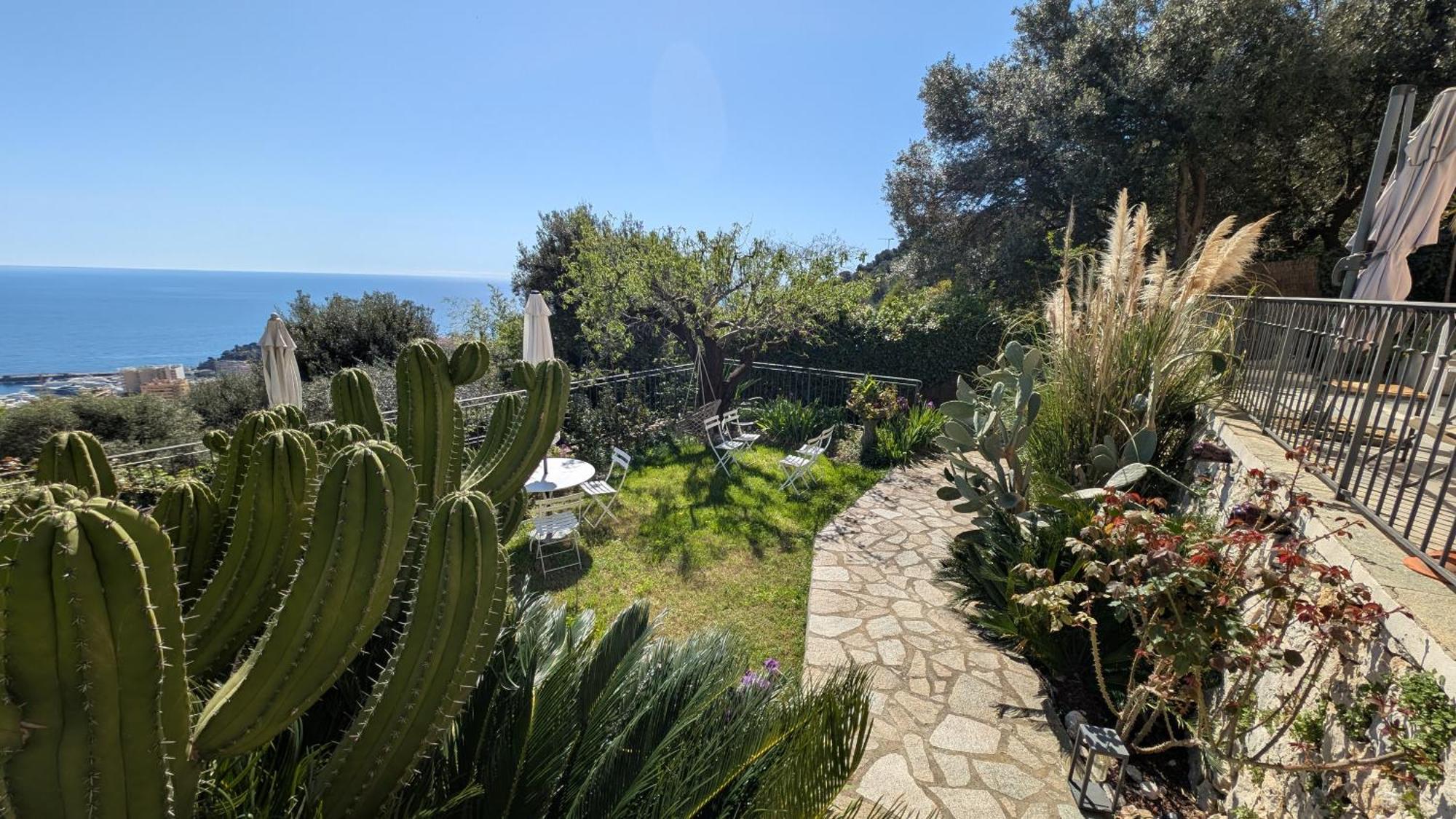 Le Mas D'Angeline, Vue Mer, Jardin Commun, Parking, Voiture Requise, 10 Min En Voiture De Monaco, Route Etroite, Pente Raide, Croisement Limite, Sea View, Shared Garden, Parking, Car Required, 10 Min Drive From Monaco, Narrow Steep Road, Limited Pass Beausoleil Esterno foto