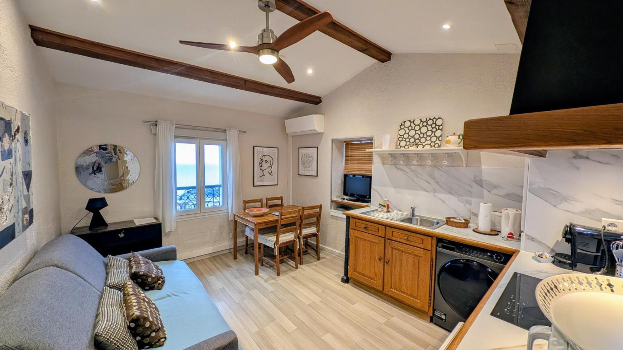 Le Mas D'Angeline, Vue Mer, Jardin Commun, Parking, Voiture Requise, 10 Min En Voiture De Monaco, Route Etroite, Pente Raide, Croisement Limite, Sea View, Shared Garden, Parking, Car Required, 10 Min Drive From Monaco, Narrow Steep Road, Limited Pass Beausoleil Esterno foto