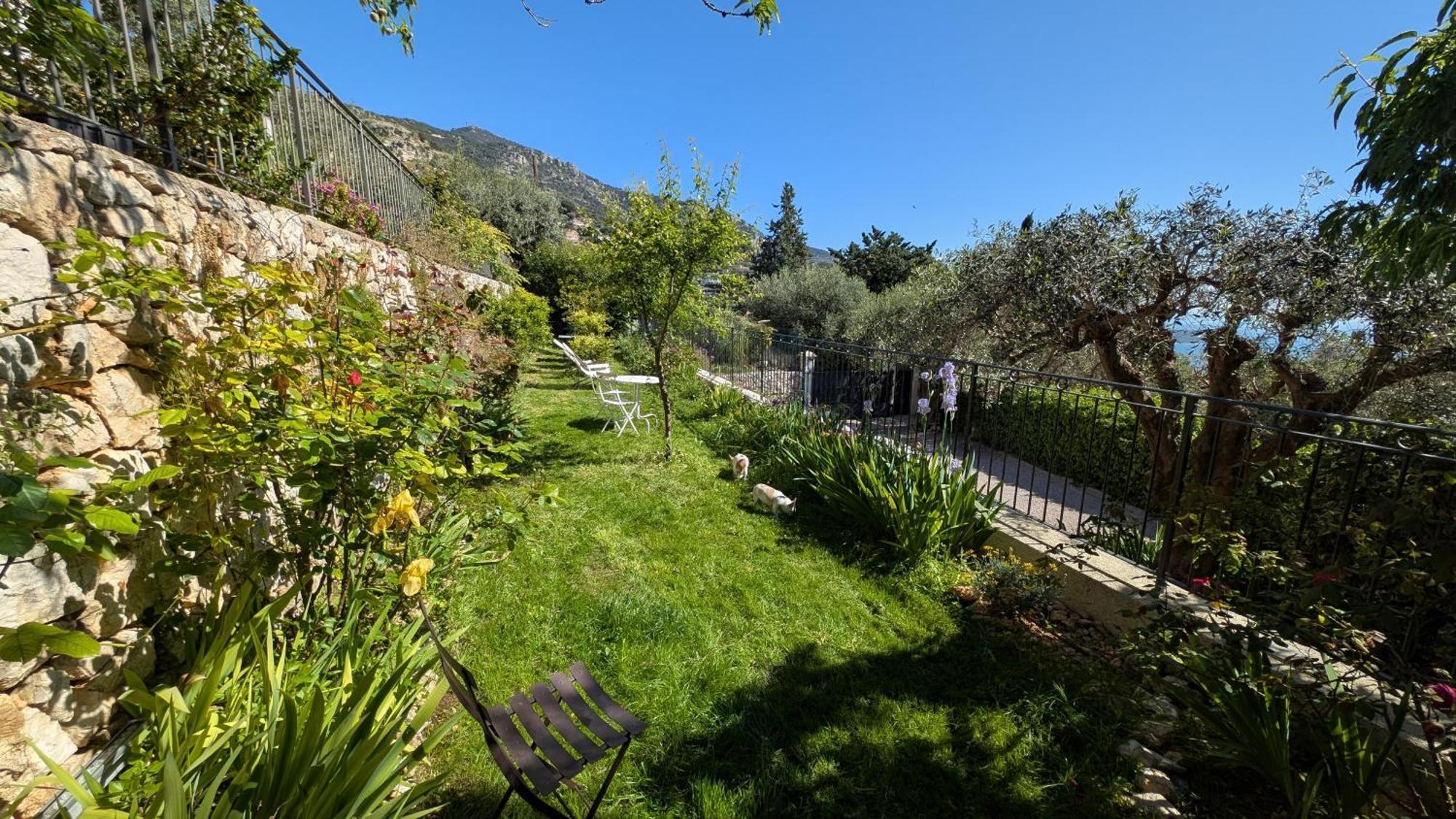 Le Mas D'Angeline, Vue Mer, Jardin Commun, Parking, Voiture Requise, 10 Min En Voiture De Monaco, Route Etroite, Pente Raide, Croisement Limite, Sea View, Shared Garden, Parking, Car Required, 10 Min Drive From Monaco, Narrow Steep Road, Limited Pass Beausoleil Esterno foto