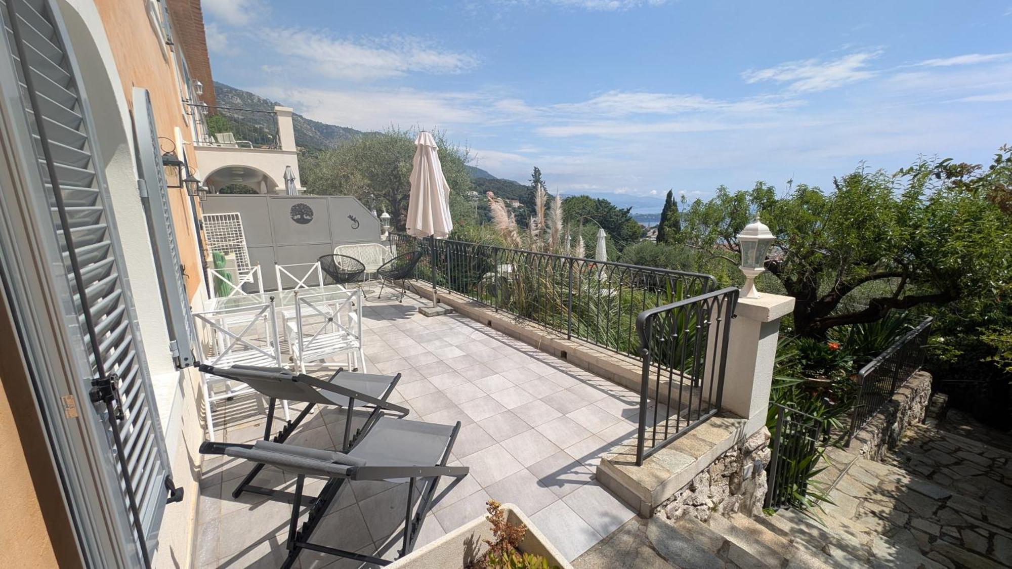 Le Mas D'Angeline, Vue Mer, Jardin Commun, Parking, Voiture Requise, 10 Min En Voiture De Monaco, Route Etroite, Pente Raide, Croisement Limite, Sea View, Shared Garden, Parking, Car Required, 10 Min Drive From Monaco, Narrow Steep Road, Limited Pass Beausoleil Esterno foto